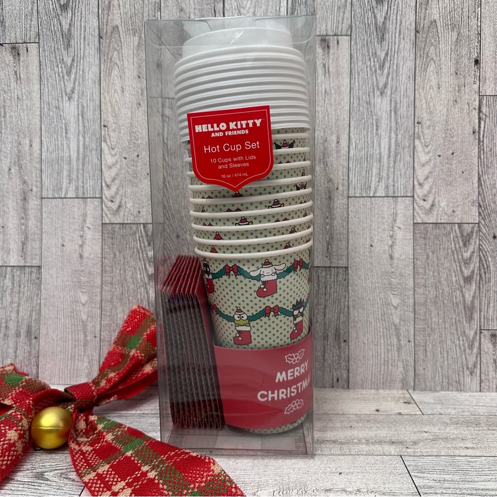 Hello kitty and friends” merry Christmas “hot cup set